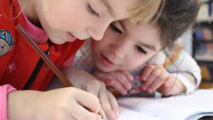 Kids learning Spanish